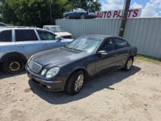 2004 MERCEDES E320