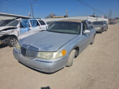 2002 LINCOLN TOWNCAR