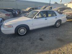 2000 CROWN VICTORIA
