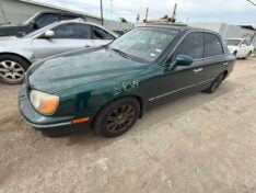 2001 HYUNDAI XG300