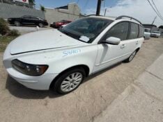 2005 VOLVO V50