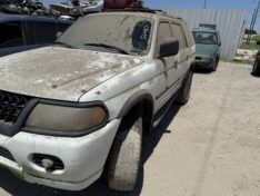 2000 MITSUBISHI MONTERO