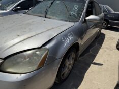 2003 NISSAN ATLIMA
