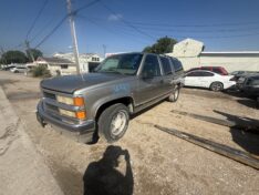 1999 CHEVROLET SUBURBAN