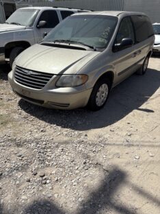 2003 CHRYSLER TOWN COUNTRY