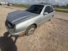2001 MERCEDES E320
