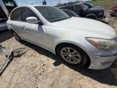 2013 HYUNDAI GENESIS