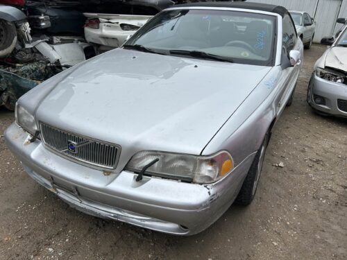 2001 VOLVO C70